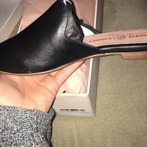 NWT black Chinese laundry mules